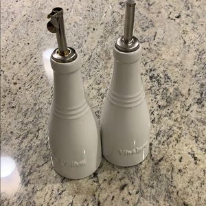 Le creuset olive oil and vinegar set
